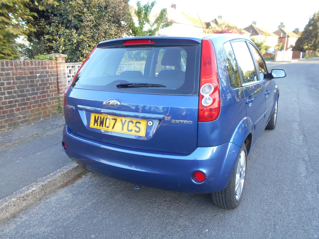 Ford Fiesta 1.25 Zetec Climate Hatchback 14 MW07YCS Blue #3