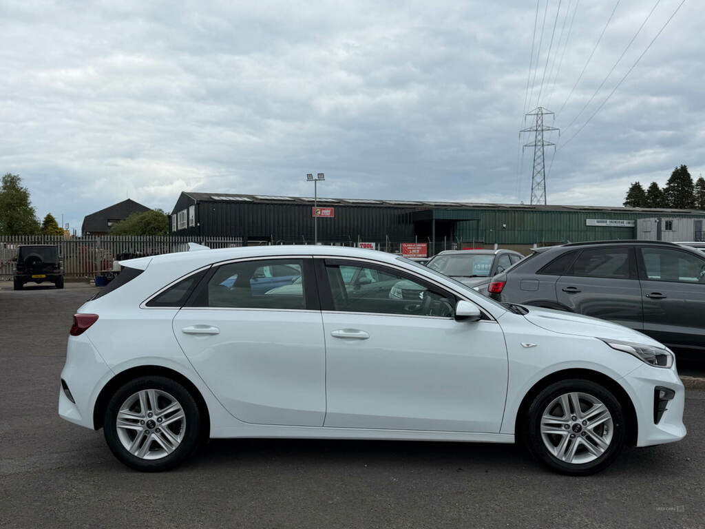 Kia Ceed 1.0T Gdi Isg 2 E14MLL White #4