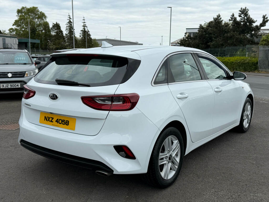 Kia Ceed 1.0T Gdi Isg 2 E14MLL White #6