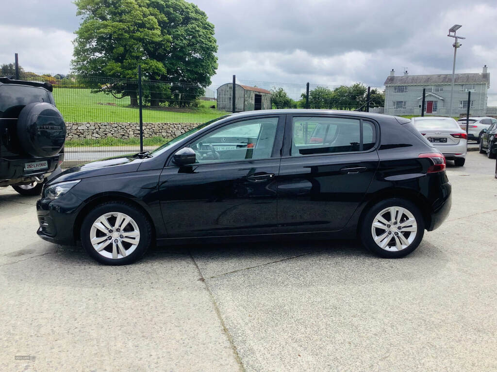Peugeot 308 1.6 Bluehdi 100 Active Black #5