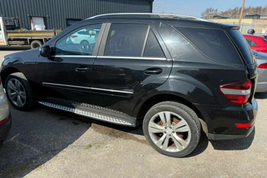 Mercedes-Benz M Class Ml 320 Cdi Sport Black #2