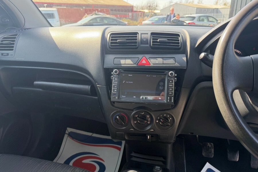 Kia Picanto Picanto 12V YX09PRV White #6