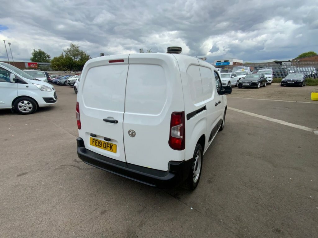 Vauxhall Combo 1.6L Edition FE19OFK White #6