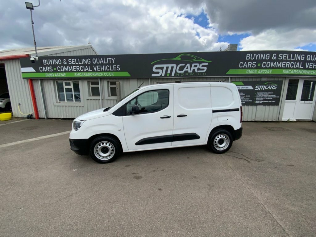 Vauxhall Combo 1.6L Edition FE19OFK White #4