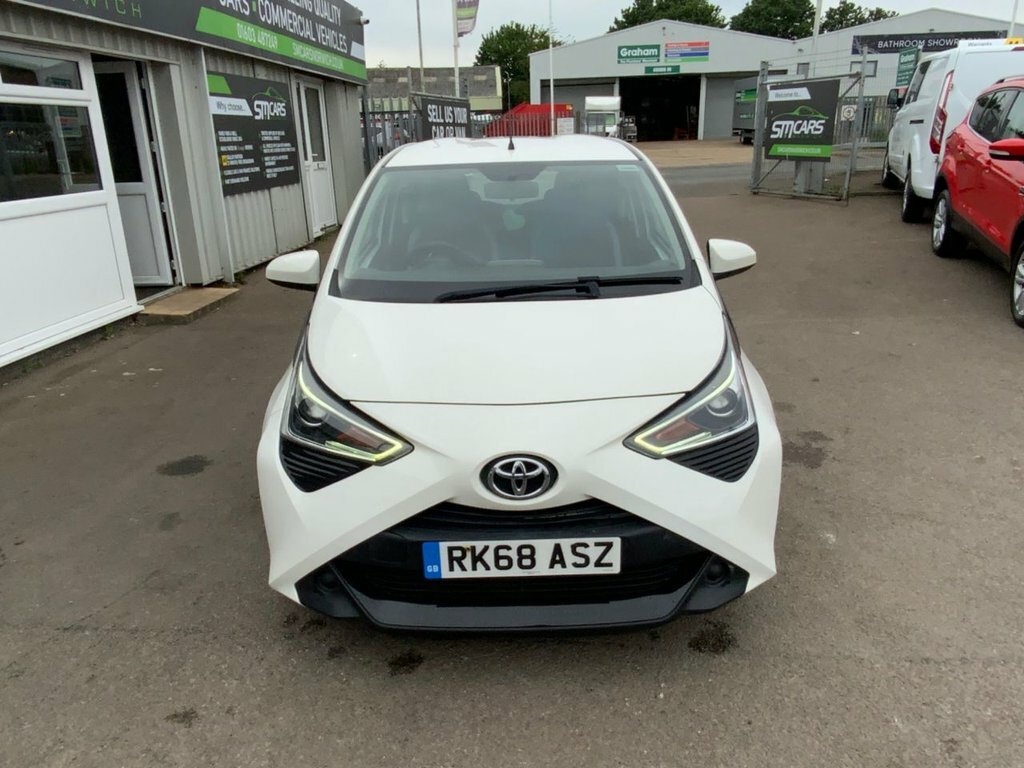 Toyota Aygo 1L X-play RK68ASZ White #3
