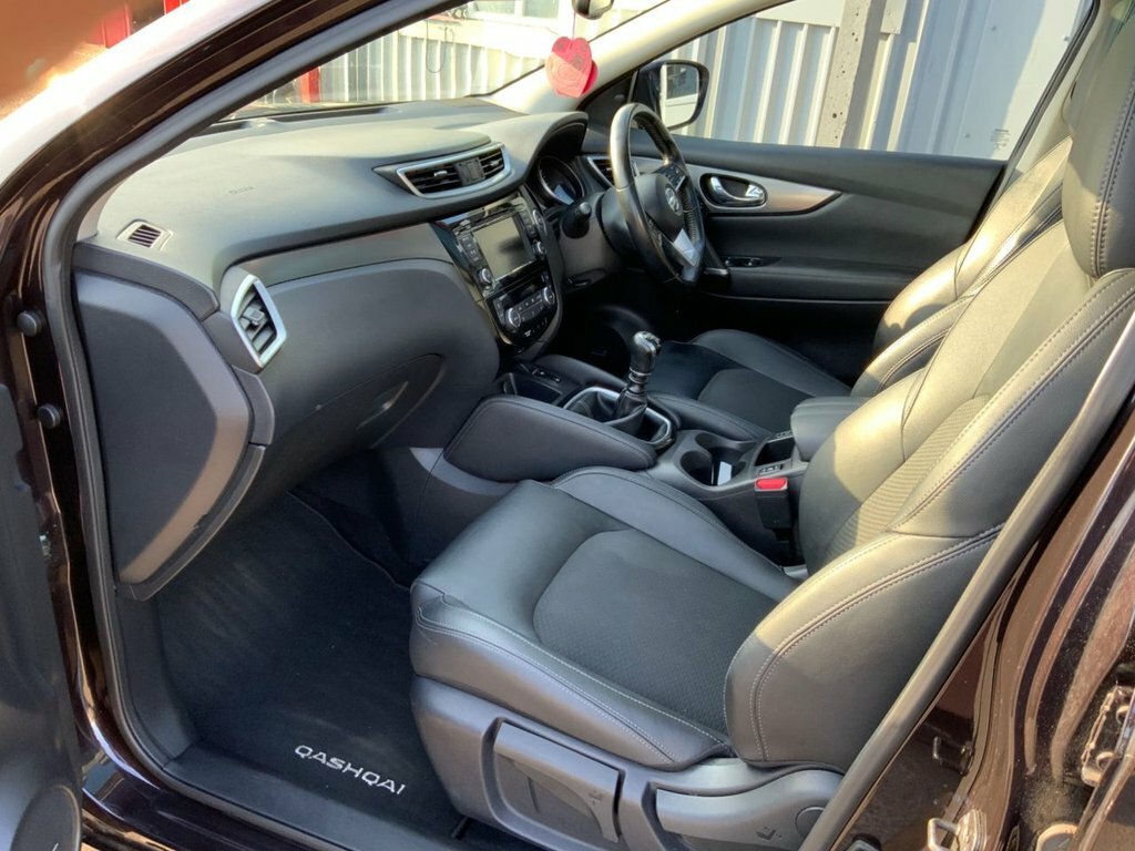 Nissan Qashqai 1.3L Tekna Black