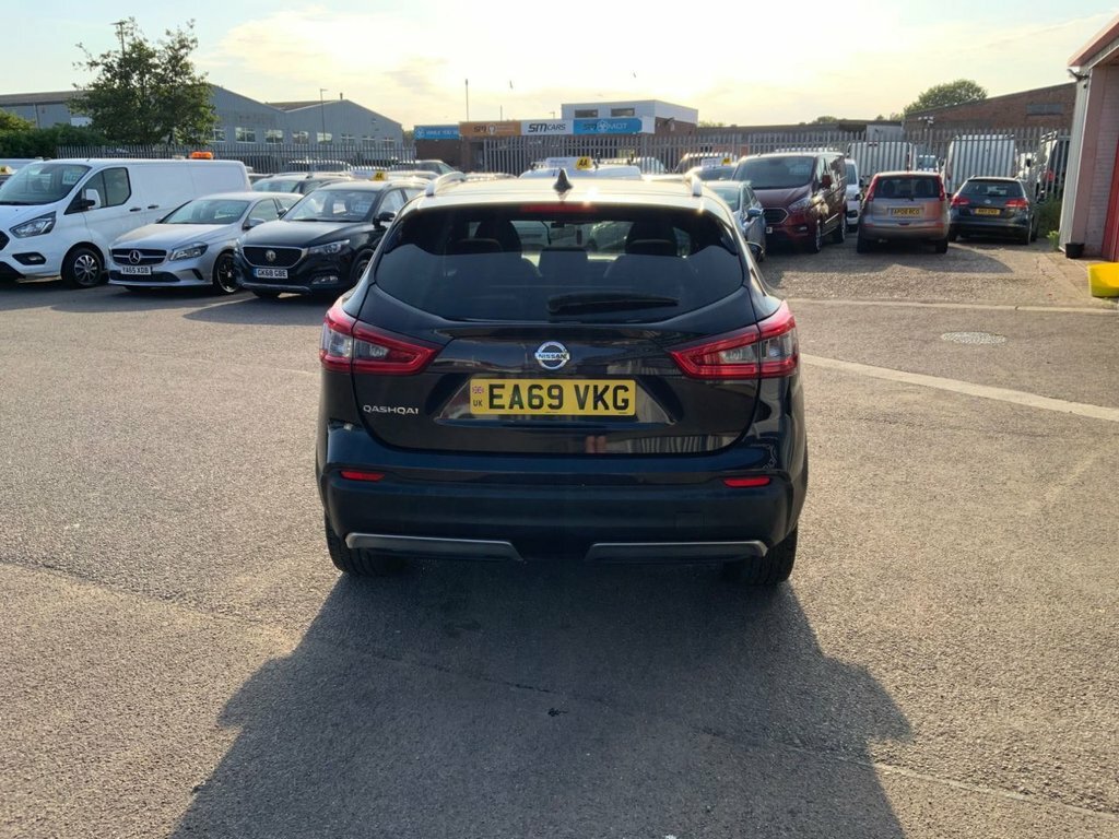 Nissan Qashqai 1.3L Tekna EA69VKG Black #3