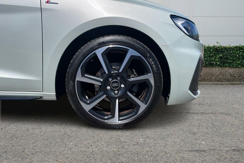 Audi A1 30 Tfsi 110 Black Edition S Tronic NG73GWE Silver #6