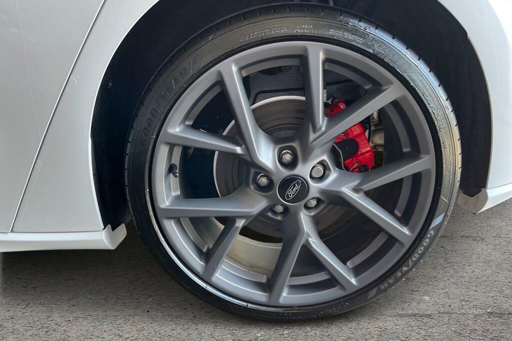 Ford Focus 2.3 Ecoboost St EJ23YTT White #6