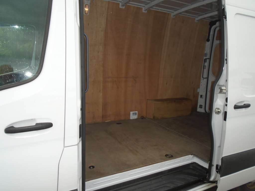 Mercedes-Benz Sprinter 315Cdi Mwb Hr Rwd. KP24CNK White #4