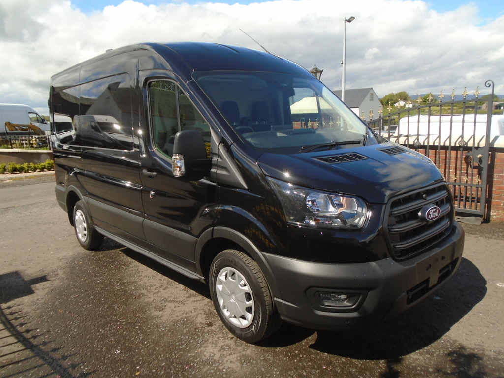 Ford Transit Custom 310 Mwb Mr 130Hp Trend. Black