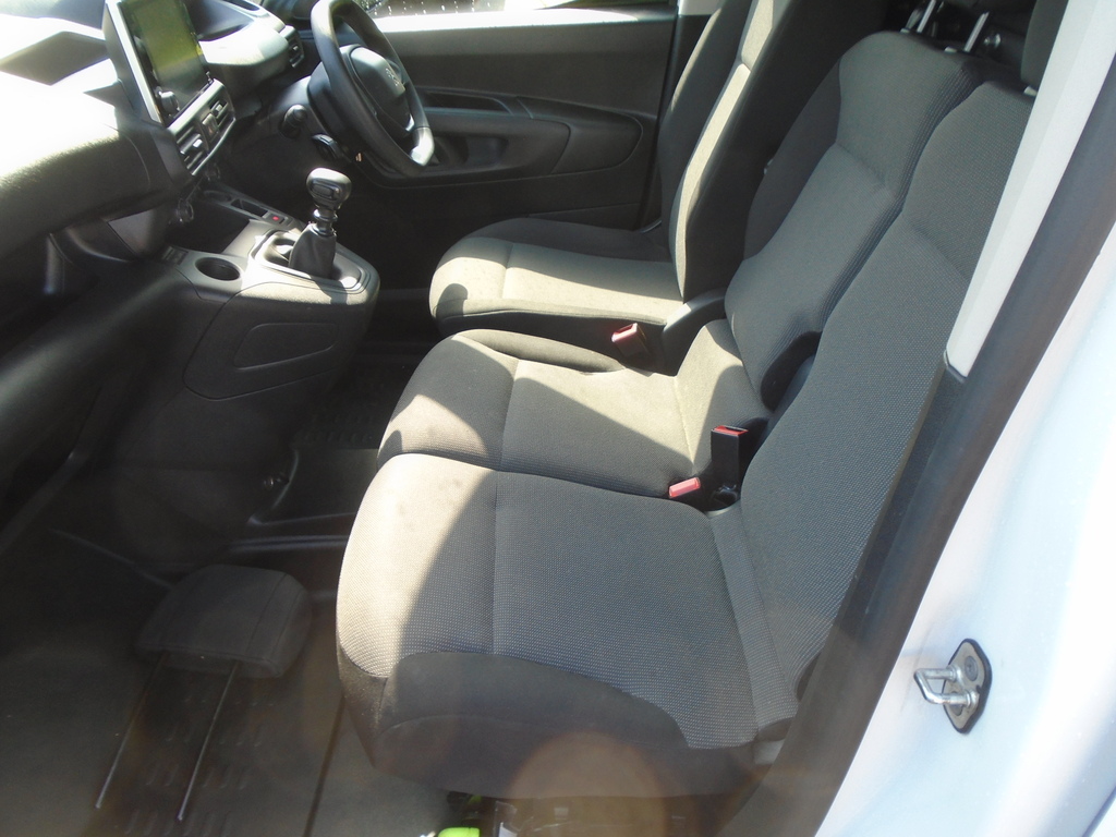 Peugeot Partner Professional 100Hp. FY23ZWK White #3