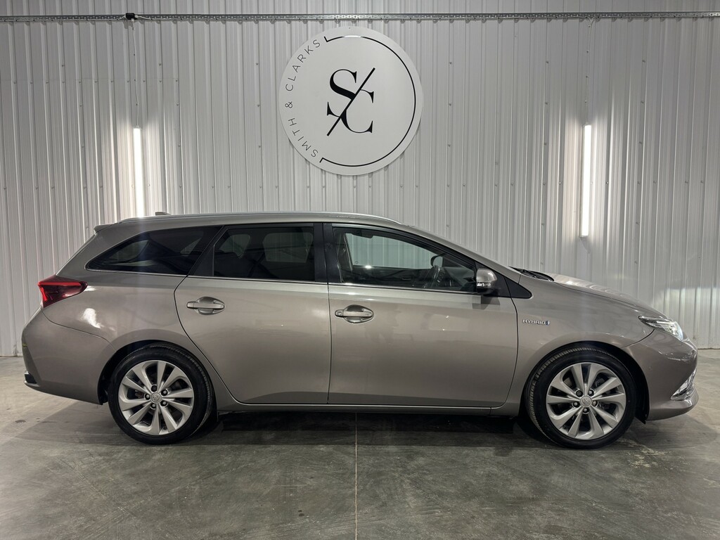 Toyota Auris Estate 1.8 Vvt-h Excel 201565 FG65RNY Brown #2