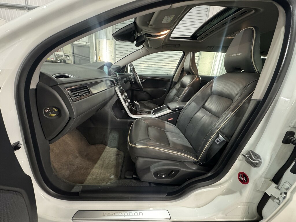 Volvo V70 D3 136 R Design Nav White #12