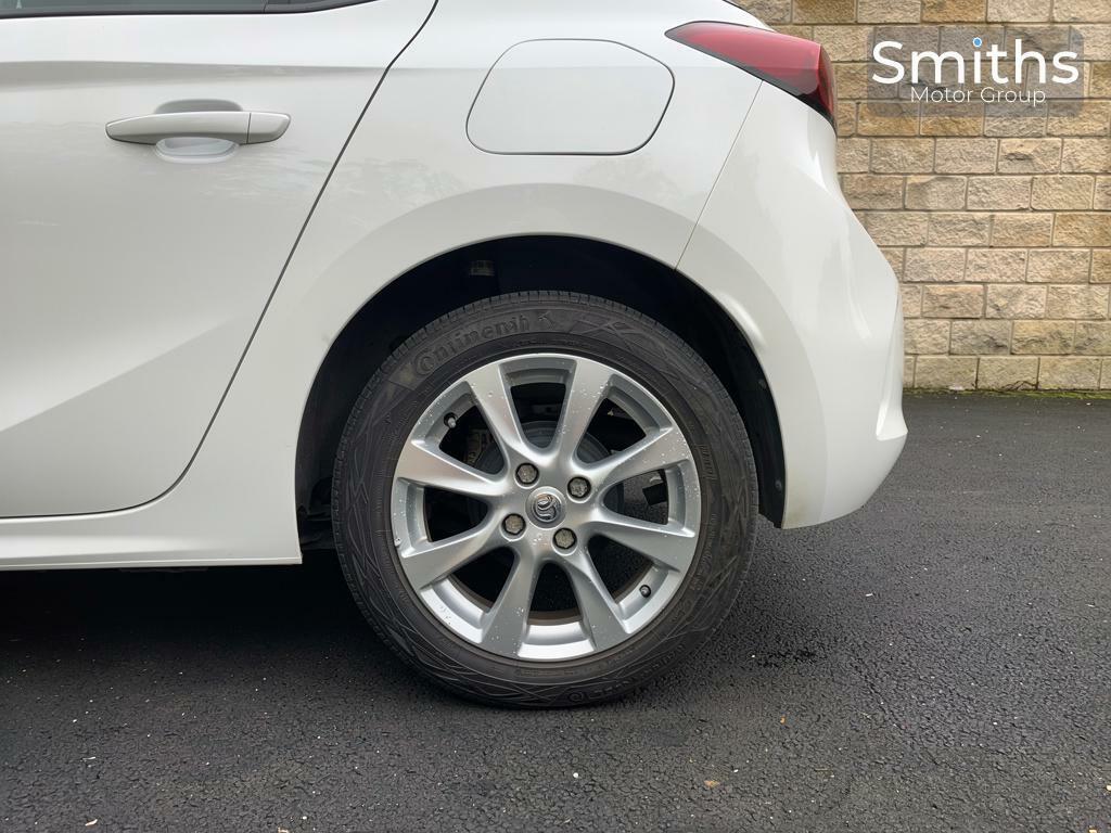 Vauxhall Corsa 1.2 Design Euro 6 XGZ8021 White #5