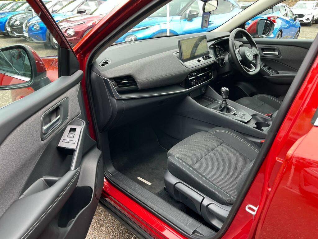 Nissan Qashqai 1.3 Dig-t Mhev Acenta Premium Euro 6 Ss OW25UWK Red #2