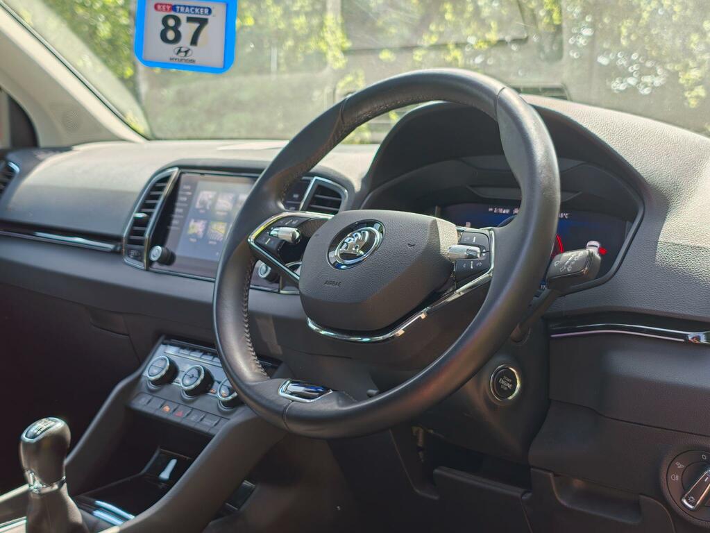 Skoda Karoq 1.5 Tsi Act Se L Euro 6 Ss Red #6