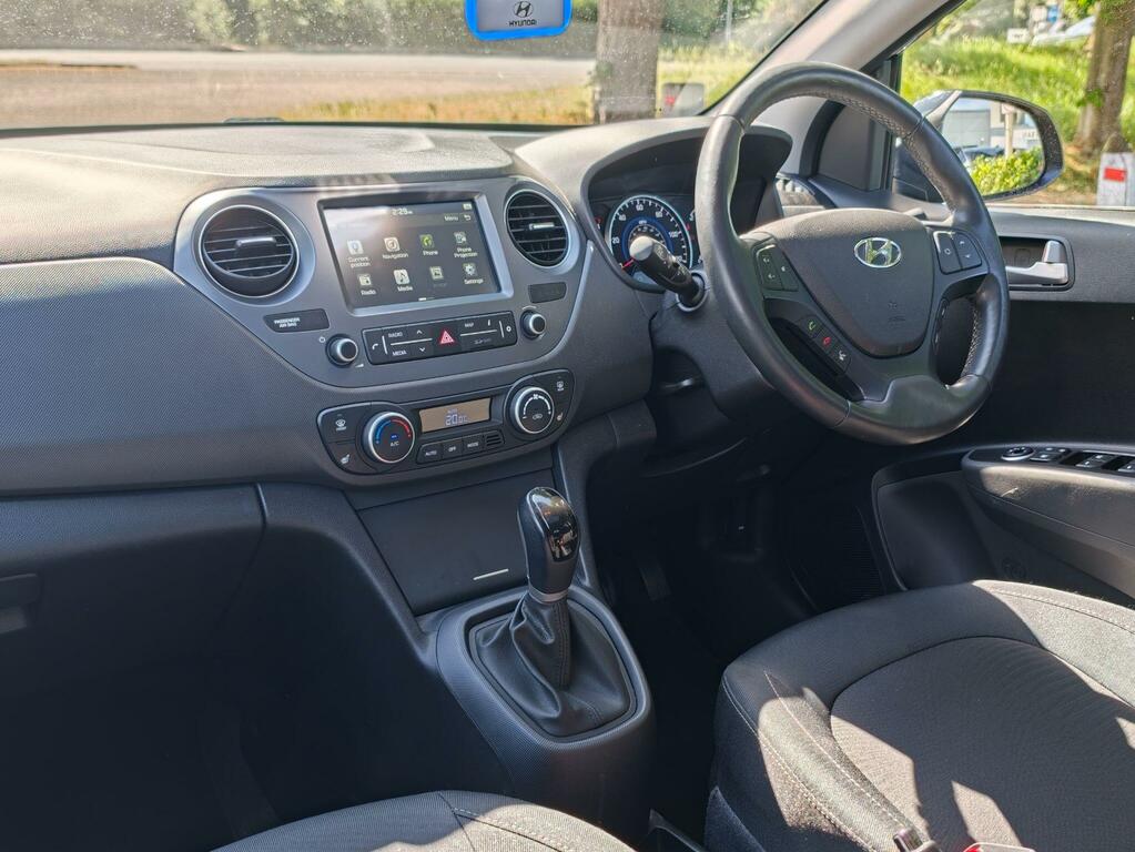 Hyundai I10 1.2 Premium Se Euro 6 KE19JZH Black #2