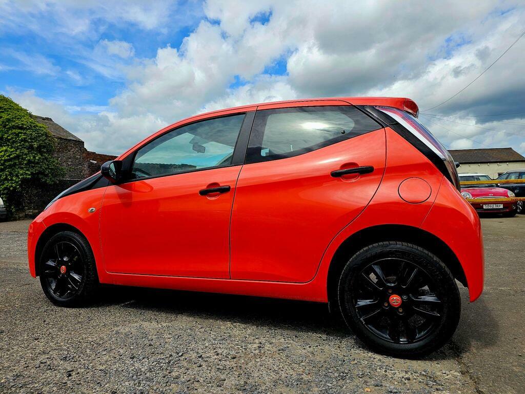 Toyota Aygo 1.0 Vvt-i X-cite Euro 5 Orange #3