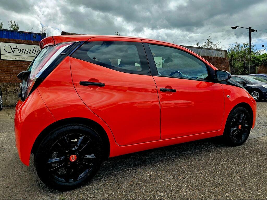 Toyota Aygo 1.0 Vvt-i X-cite Euro 5 Orange #2