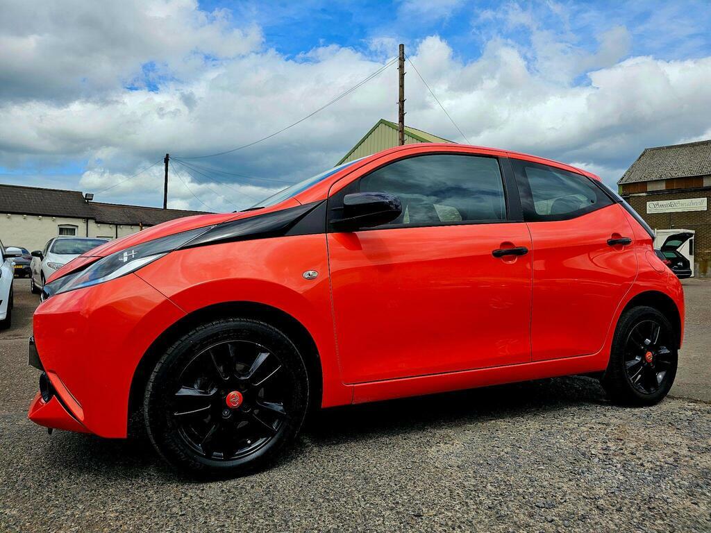 Toyota Aygo 1.0 Vvt-i X-cite Euro 5 Orange #4