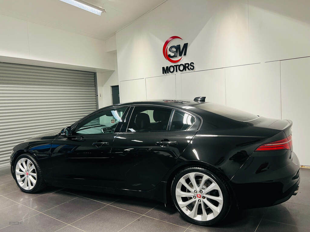 Jaguar XE 2.0D S GN19FCL Black #4