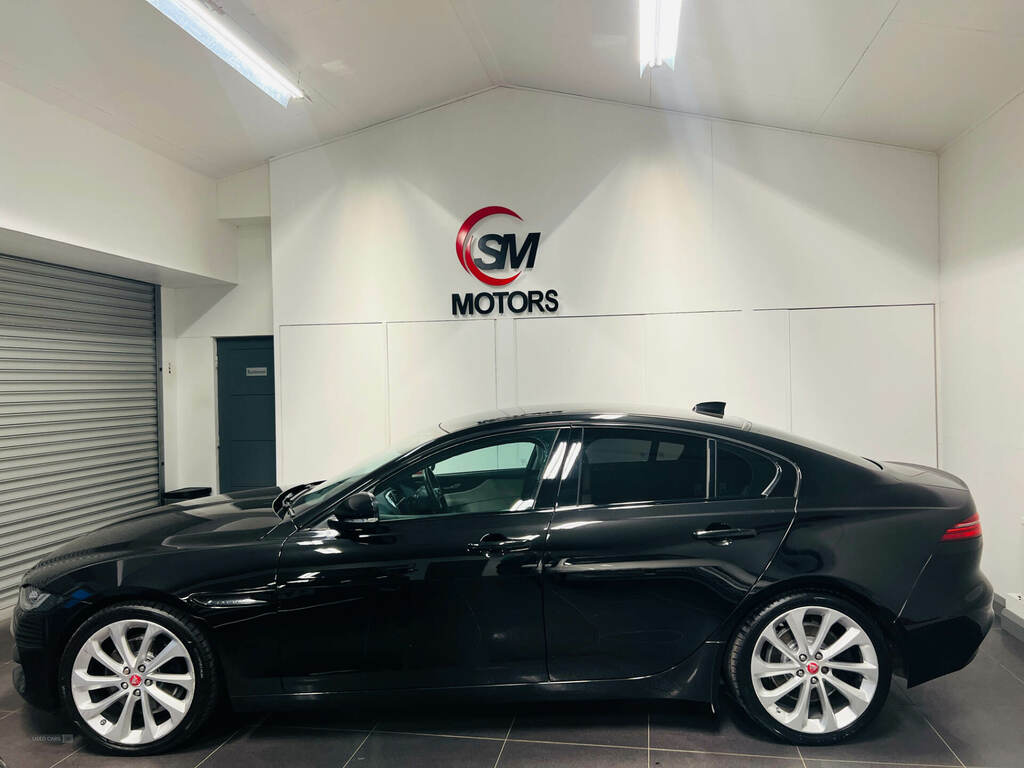 Jaguar XE 2.0D S GN19FCL Black #2