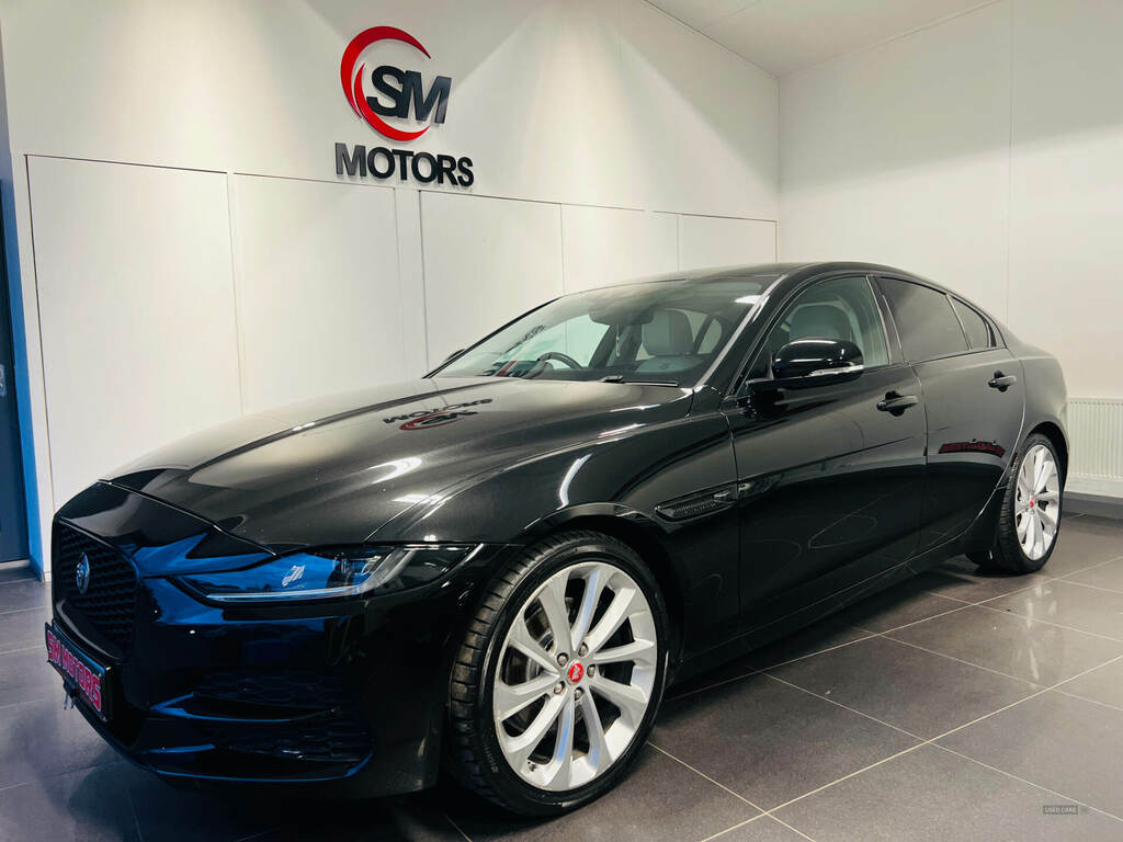Jaguar XE 2.0D S Black