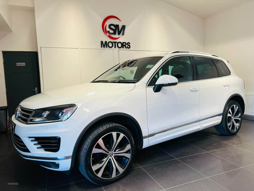 Volkswagen Touareg 3.0 V6 Tdi Bluemotion Tech 262 R-line Tip BFZ686 White #2