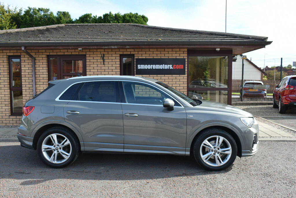 Audi Q3 35 Tfsi S Line NU69ZWN Grey #4
