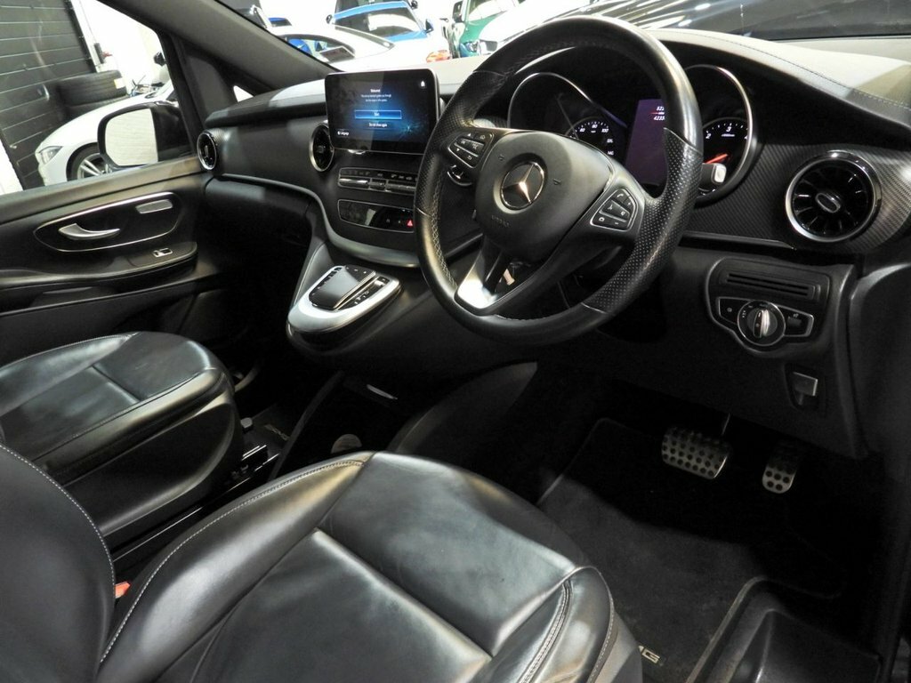 Mercedes-Benz V Class 2L Amg Line YK23OTE Black #4