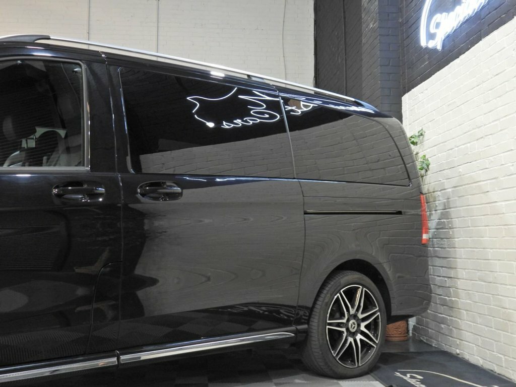 Mercedes-Benz V Class 2L Amg Line YK23OTE Black #3