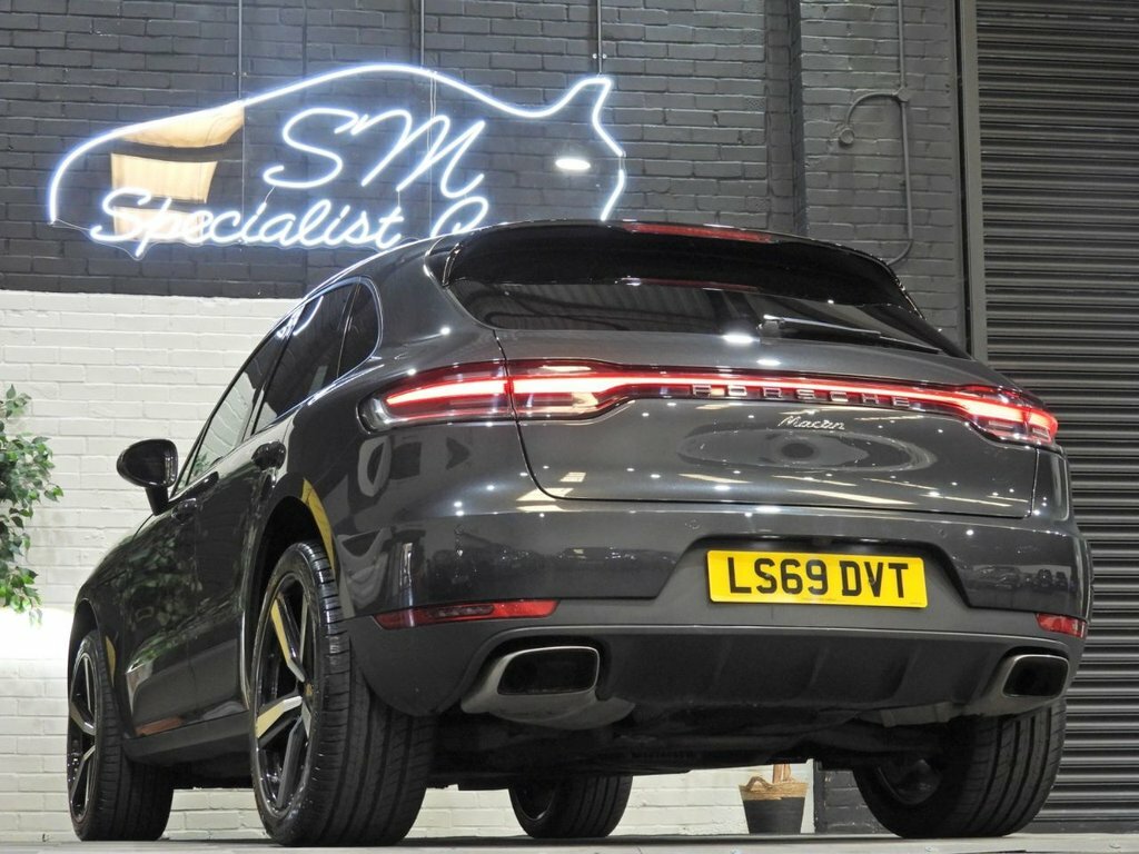 Porsche Macan 2L Null Grey #2