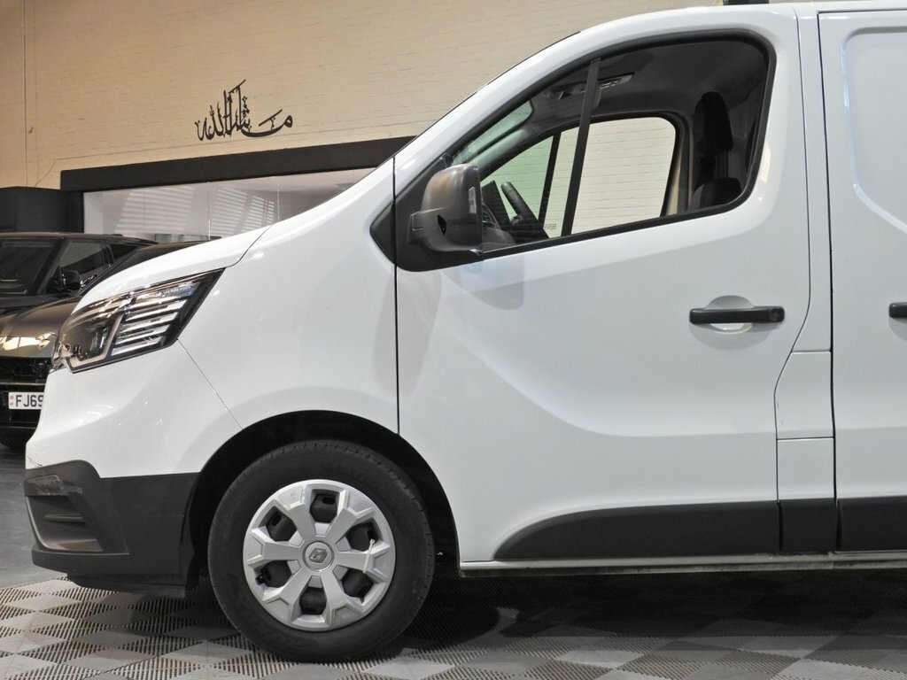 Renault Trafic 2L Advance MM73RWF White #2