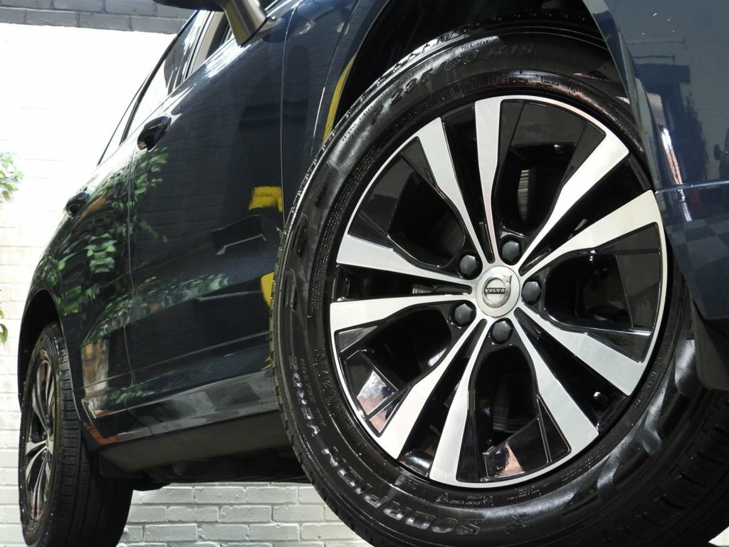 Volvo XC60 2L Momentum WR21UUJ Blue #5