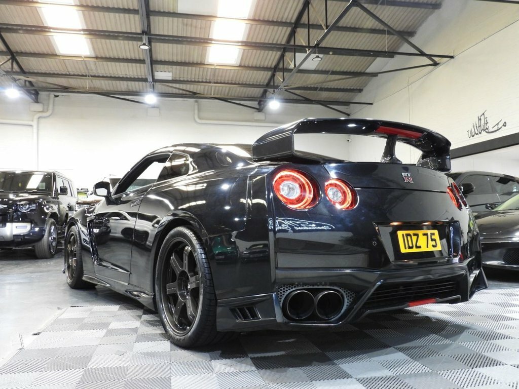 Nissan GT-R Prestige Black #30