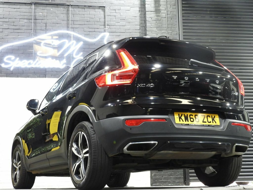 Volvo XC40 2L R-design KW68ZCK Black #2