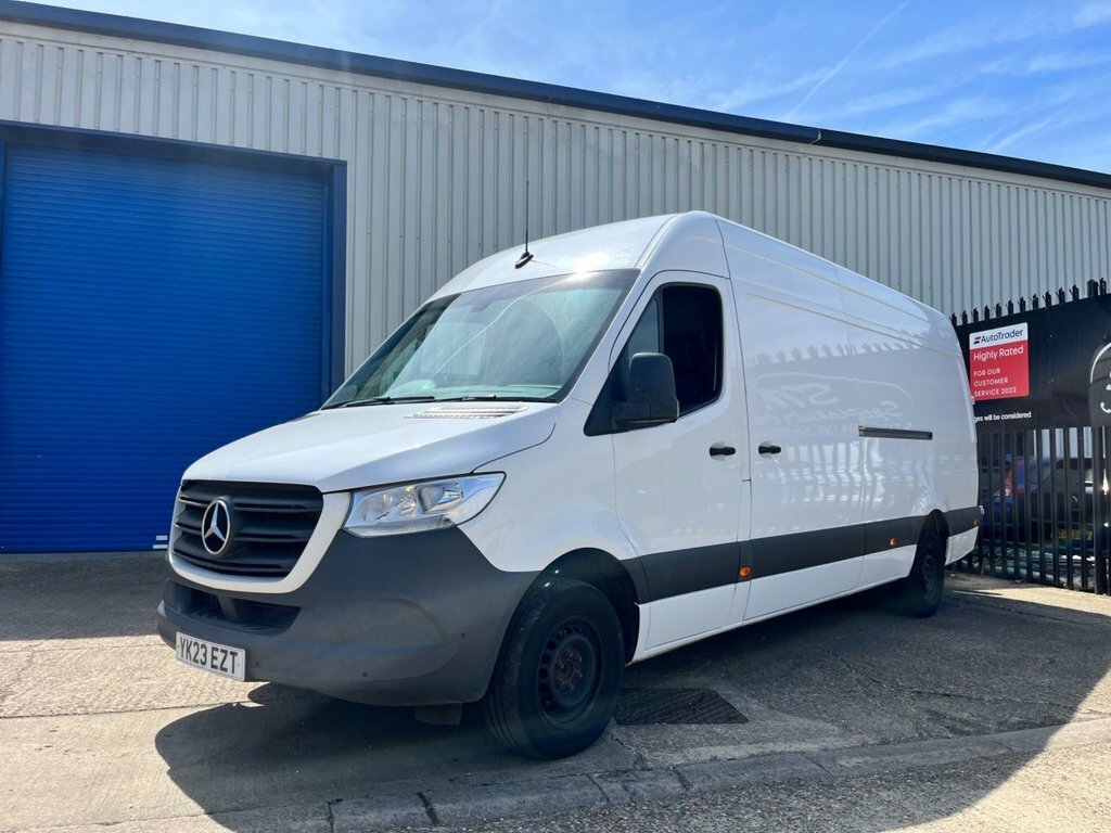 Mercedes-Benz Sprinter 2L Premium YK23EZT White #4