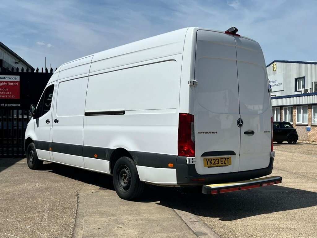 Mercedes-Benz Sprinter 2L Premium YK23EZT White #6