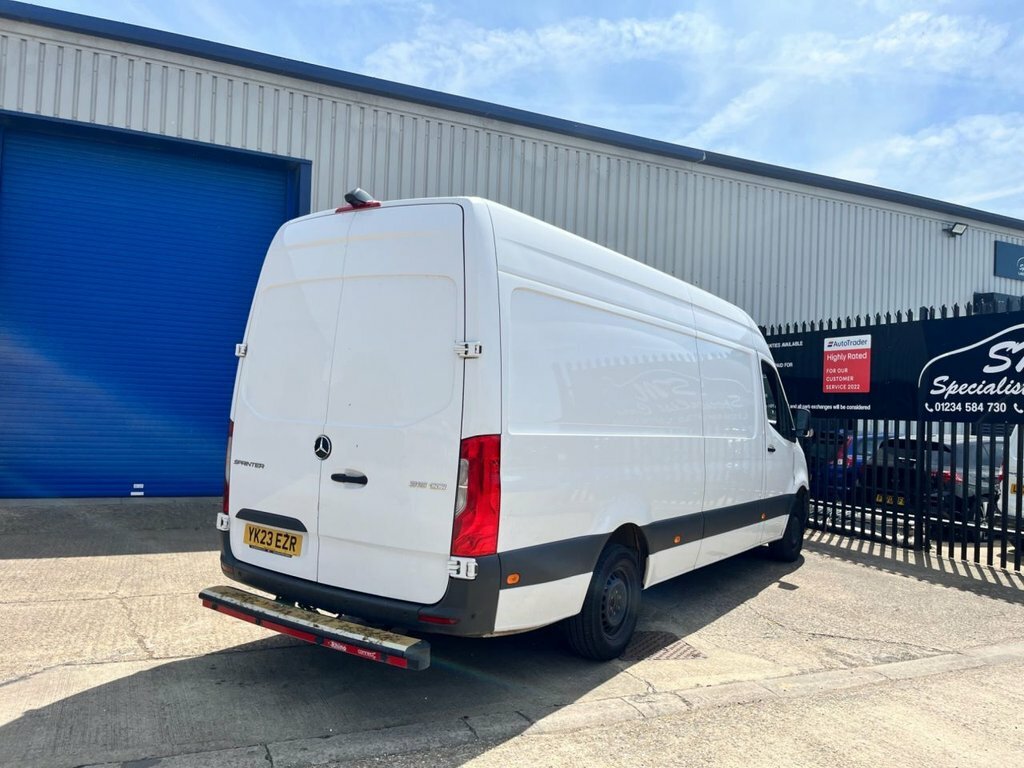 Mercedes-Benz Sprinter 2L Premium YK23EZR White #5