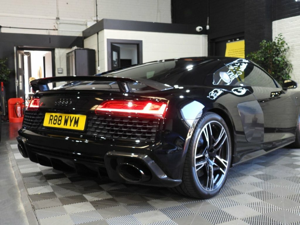 Audi R8 5.2L Performance Carbon Black Black #3