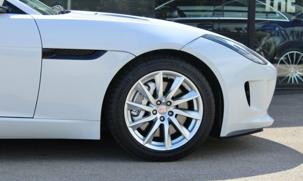 Jaguar F-Type Coupe NJ16SGY White #4