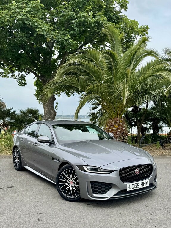 Jaguar XE 2.0 D180 R-dynamic S Grey