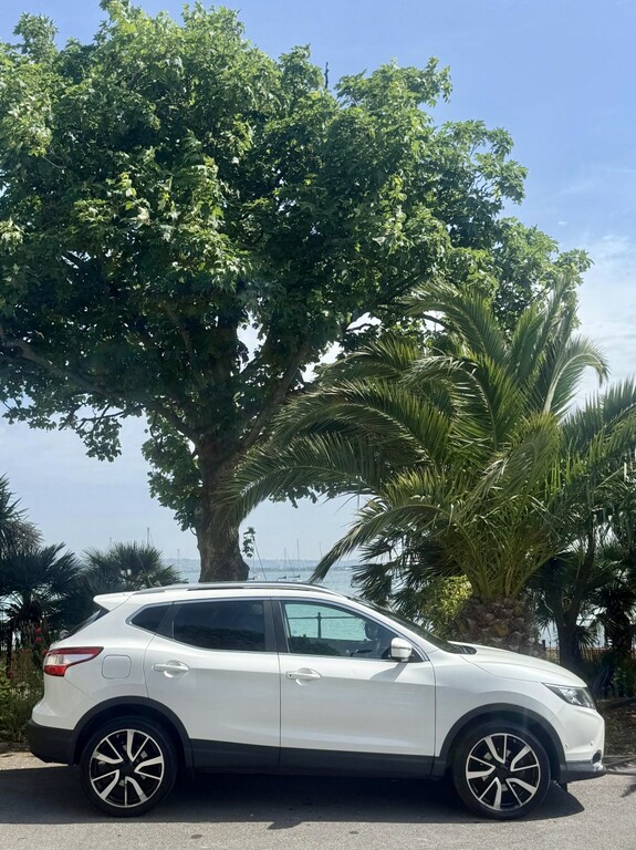 Nissan Qashqai 1.5 Dci Tekna VK66SNJ White #2