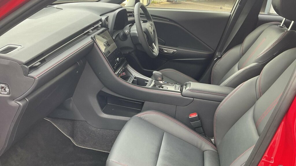 Lexus LBX 1.5 Vvt-ie Premium E-cvt Euro 6 Ss HG75UFK Red #6