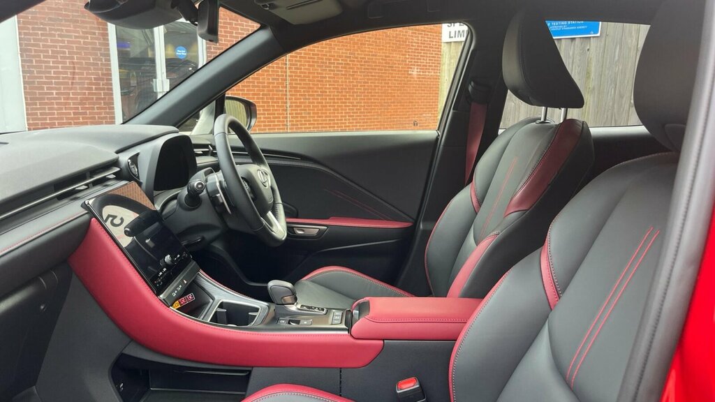 Lexus LBX 1.5 Vvt-ie Vibrant Edition E-cvt Euro 6 Ss HG75LHY Red #6
