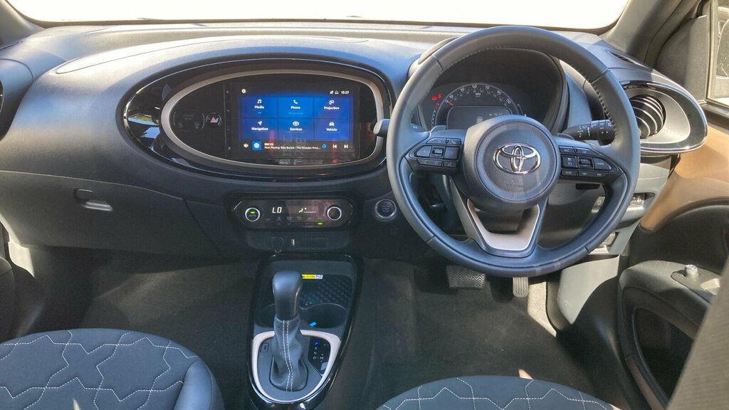 Toyota Aygo X 1.0 Vvt-i Exclusive X-shift Euro 6 Ss HK23JZT Beige #6