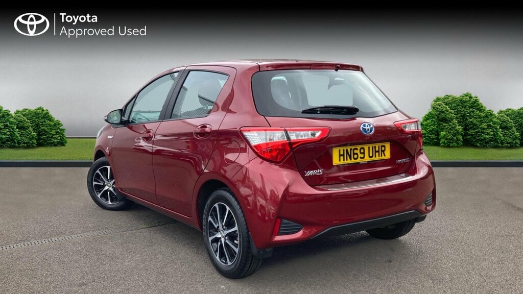 Toyota Yaris 1.5 Vvt-h Icon Tech E-cvt Euro 6 Ss Red #4