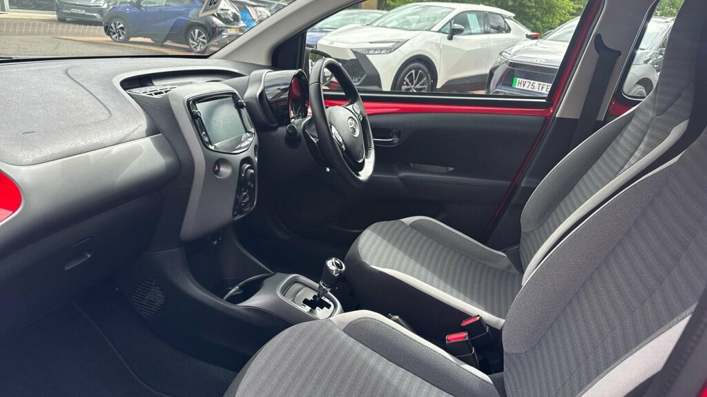 Toyota Aygo 1.0 Vvt-i X-play X-shift Euro 6 Red #5
