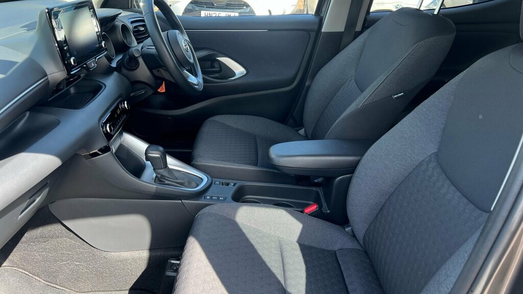 Toyota Yaris 1.5 Vvt-h Design E-cvt Euro 6 Ss DA22JXG Grey #5